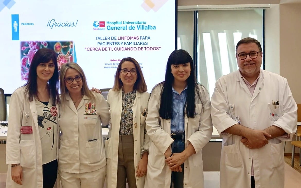 Los dres. Martos y Yuste (1º por la dcha, y en el centro) junto al resto de organizadores y ponentes del taller