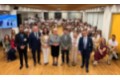 Numerosos profesionales y la Dirección del HUGV junto a los evaluadores, en la sesión final de la evaluación que recomendó la acreditación del hospital con el sello JCI